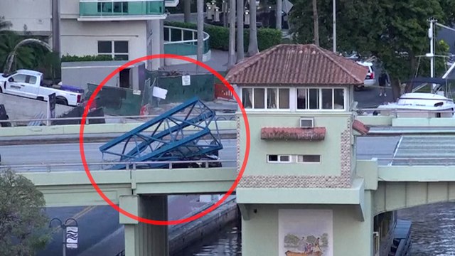 Un muerto y dos heridos tras caer una grúa de un edificio en construcción