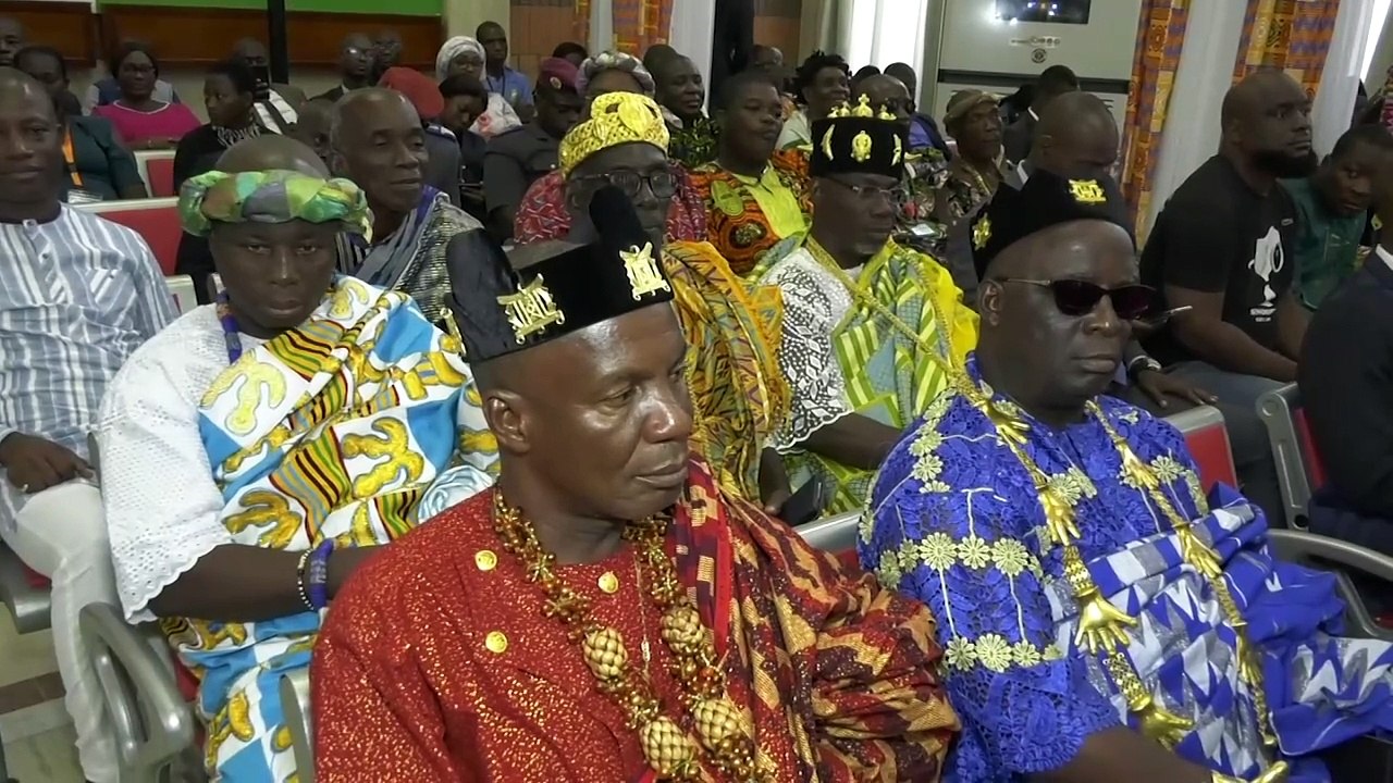 Le Président italien Sergio Matarella reçoit les clés de la ville d'Abidjan