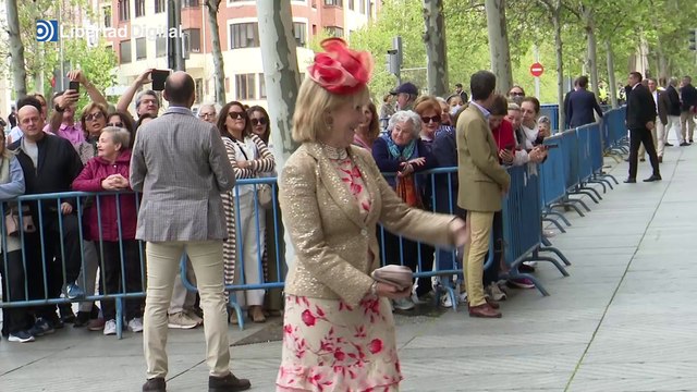 Don Juan Carlos, Ayuso y los demás invitados a la boda de Almeida y Teresa Urquijo
