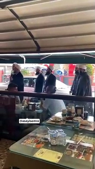Bir grup vatandaş, oruç tutmayan insanları hedef aldı