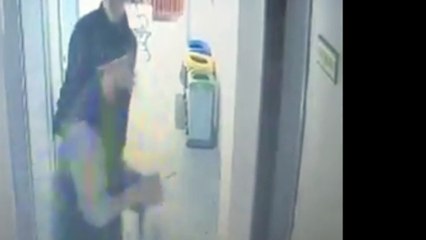 Böyle belediye başkanı mı olur, yaptıklarına bakın! Henüz mazbatayı almayan CHP'li odaya zorla girdi