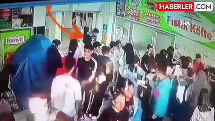 Öğretmenin Heimlich manevrası öğrencinin hayatını kurtardı...O anlar kamerada