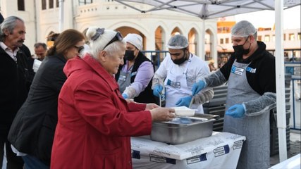 Sinirini halktan çıkardı! İstanbul'da seçimi kaybetti, iftarlara son verdi
