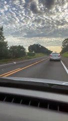 Carro capota na PR-323, entre Umuarama e Perobal, na manhã desta sexta-feira