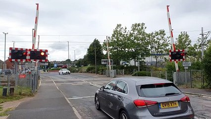 Level Crossing - St. Albans Road, Nottingham (11-09-23 at 2:54PM)