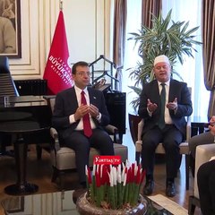 LGBT dostu Ekrem yine tiyatro peşinde