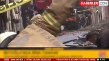 Beyoğlu'nda bitişik iki binada yangın! Ekipler alevlere müdahale ediyor