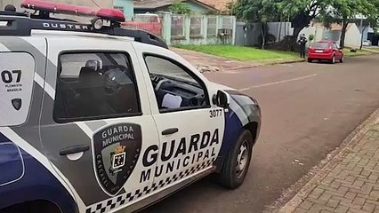 Carros se envolvem em colisão na Avenida Olindo Periolo e Corpo de Bombeiros é acionado