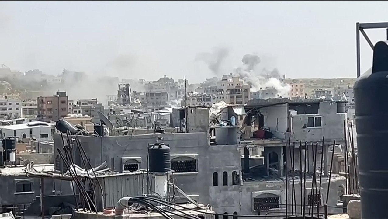 دوي انفجارات في مخيم جباليا في شمال قطاع غزة