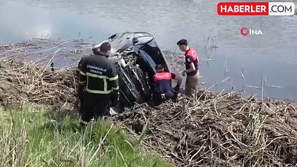 Çanakkale'de direksiyon hakimiyetini kaybeden sürücü, kaldırıma çarparak çay yatağına uçtu