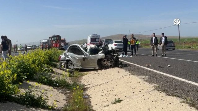 Kamyonla çarpışan otomobildeki anne, baba ve 2 çocuğu öldü