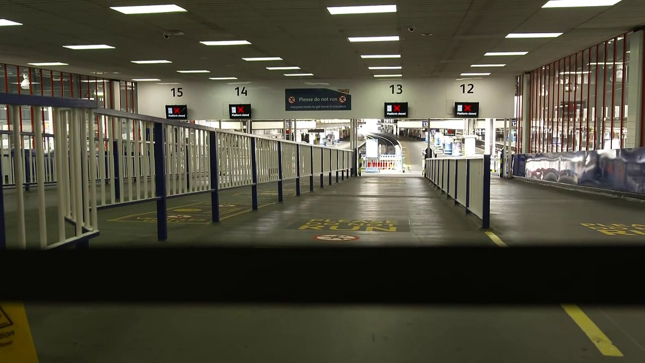 Strike leaves Euston station without train services