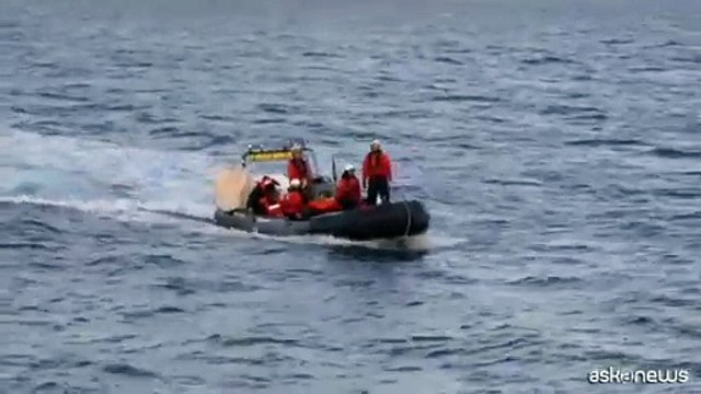 La nave Life Support di Emergency con 200 migranti diretta a Ravenna