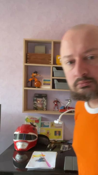 Un gorille , un tutu et des talons aiguilles