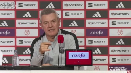 Momentazo de Aguirre con Larin y las tarjetas por quejarse