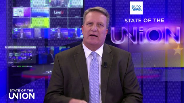 В штаб-квартире НАТО разрезан юбилейный торт