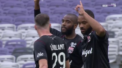 La lucarne absolument incroyable de Youssouf M'Changama à Toulouse !