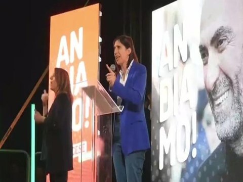 Schlein a Bari: «Conte non conosce il valore della militanza, ha iniziato a far politica a palazzo Chigi»