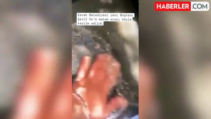 Seçimi kazanan belediye başkanına makam aracı su dolu şekilde teslim edildi! 'Yapan şerefsizdir'