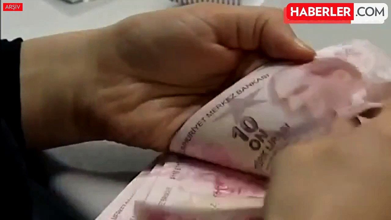 Kredi kartında aylık azami akdi faiz yüzde 4,25'e yükseltildi