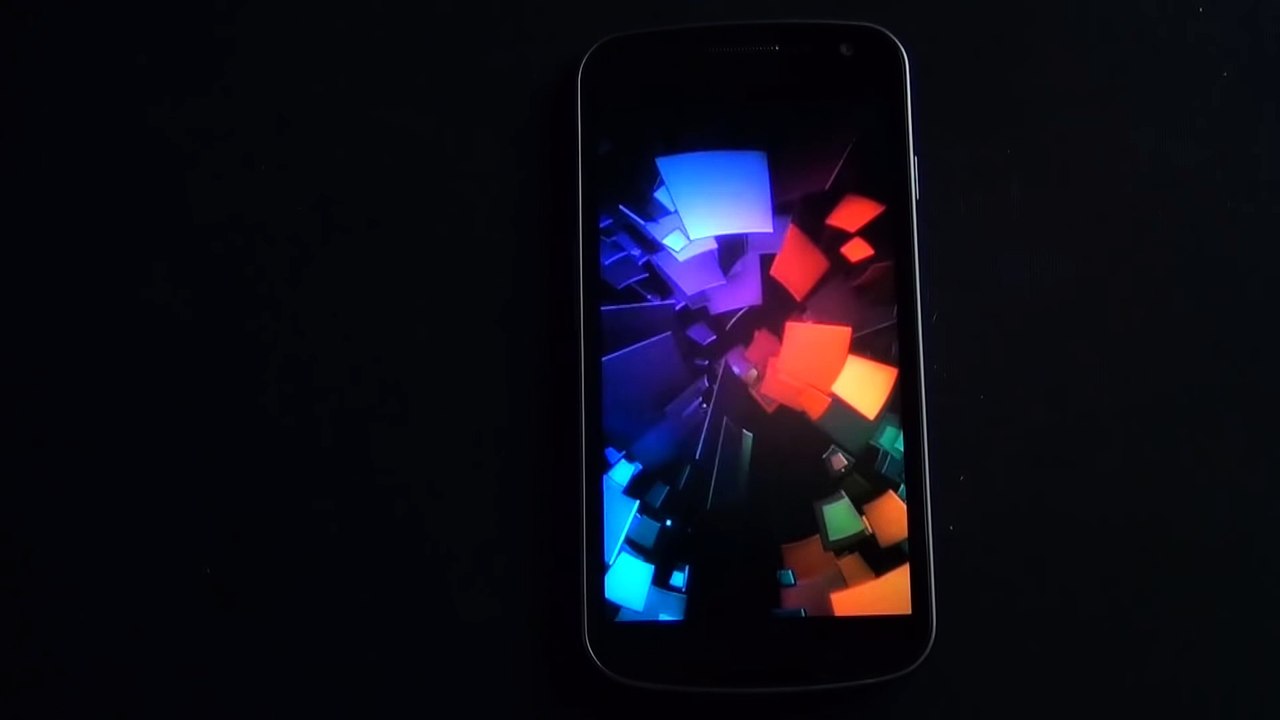 Samsung Galaxy Nexus (Unlocked)： Unboxing & First Impressions