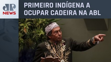 Ailton Krenak toma posse na Academia Brasileira de Letras