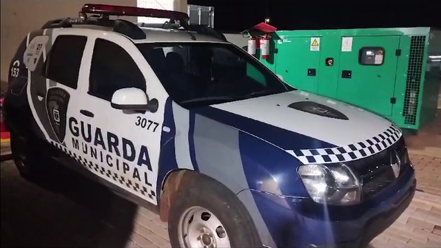 Dupla é detida pela Guarda Municipal com 21 pedras de crack e maconha na Praça da BíbliaDupla é detida pela Guarda Municipal com 21 pedras de crack e maconha na Praça da Bíblia
