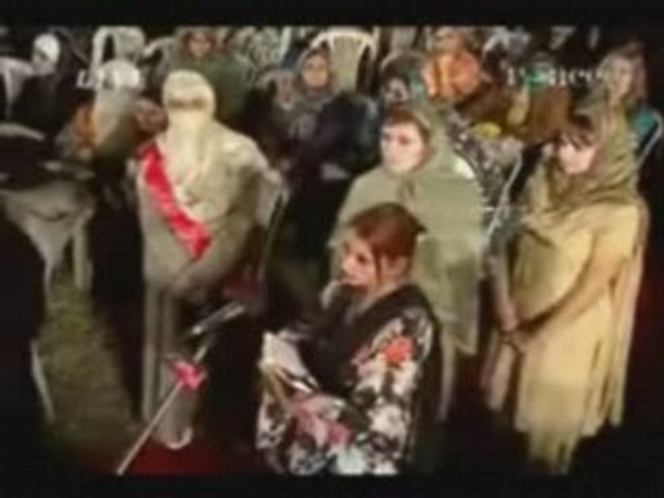 Non Muslim accept islam live in peace TV