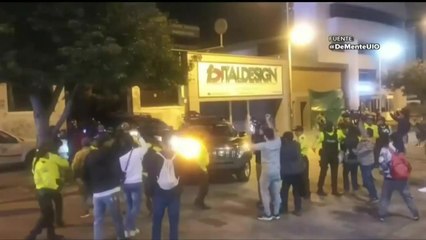 Policías de Ecuador irrumpieron la embajada de México