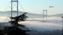 İstanbul Boğazı'nda yoğun sis nedeniyle vapur seferleri iptal oldu