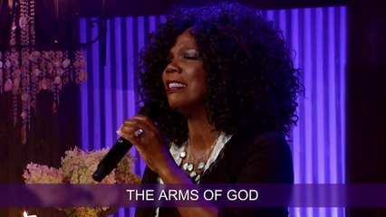 Lynda Randle - Sheltered In The Arms Of God (Lyric Video / Live)