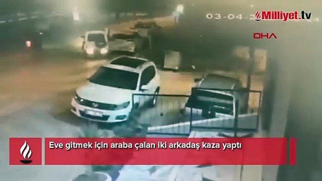 Eve gitmek için araba çalan iki arkadaş kaza yaptı