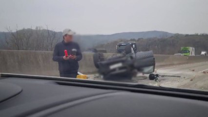 중부고속도로 호법분기점 인근 차량 4대 추돌...2명 숨져 / YTN