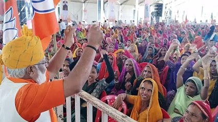 प्रधानमंत्री मोदी की सभा में जुटी भीड़़