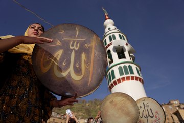 İran’da bin kişilik ekiple def şöleni düzenlendi