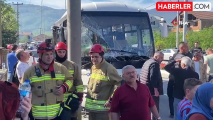 Düzce'de halk otobüsü beton direğe çarptı: 12 yaralı