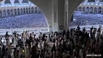 I fedeli in preghiera nella Grande Moschea della Mecca