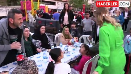 Konak Belediye Başkanı Nilüfer Çınarlı Mutlu, Kadir Gecesi'nde Güney Mahallesi'nde iftar verdi