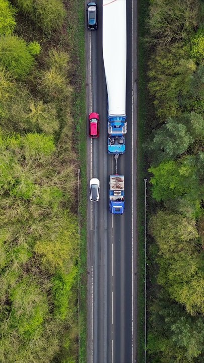 Incredible drone footage of wind turbine blade being transported on A1079 - BAXTER MEDIA