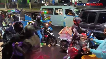 Arus Mudik di Jalan Raya Kalimalang Meningkat Selepas Salat Tarawih