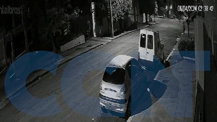 Câmeras de Segurança mostram furto de Fiorino no centro de Cascavel