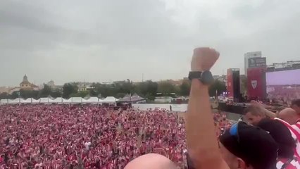 Locura total en la fan zone del Athletic