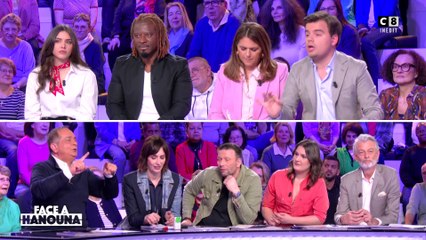 Deux costumes d'Emmanuel Macron sur un vol Paris-Rio en classe affaires !