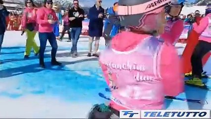 Video News - BAGNO DI FOLLA PER L'ELLY FANCHINI DAY