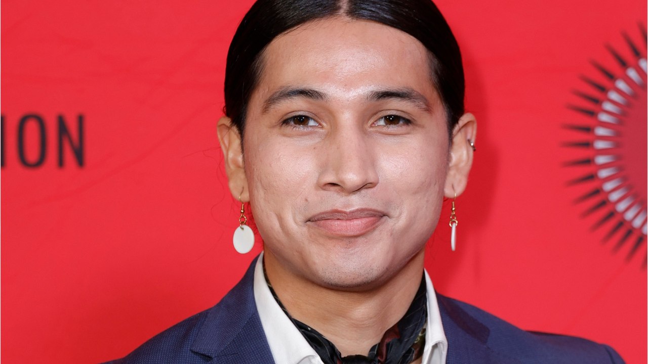 VOICI : Cole Brings Plenty retrouvé mort : l’acteur, porté disparu depuis plusieurs jours, avait 27 ans (1)