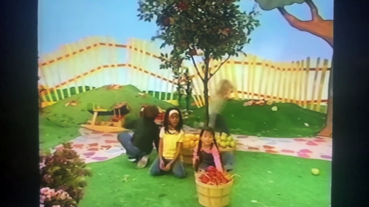 Pat The Bunny: Sing With Me - The Flower, Fruit and Vegetable Song (1999)