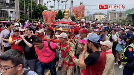 大甲媽祖遶境變身「超跑」！神轎200公斤高速趕行程🚗