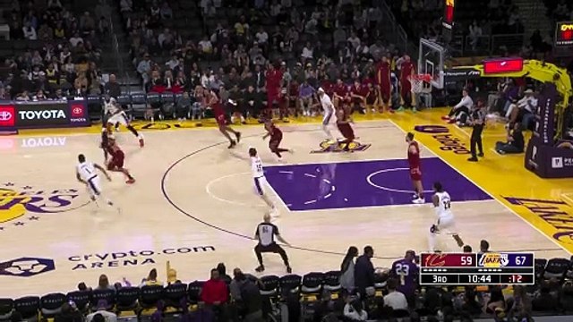 LeBron denies Garland with vintage chase down block