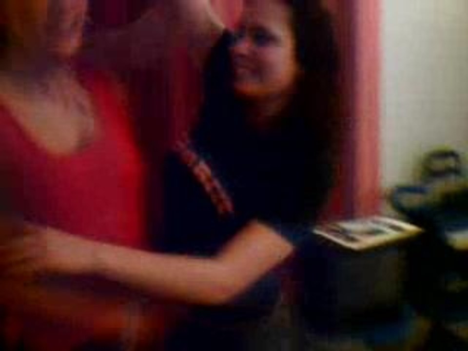 charlotte et coralie qui dansent