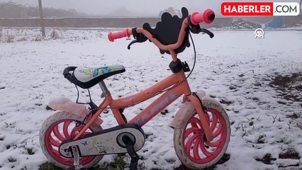 Kars'a nisanda kar yağdı